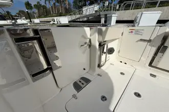 Thumbnail von Boston Whaler 320 Vantage