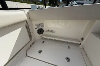 Thumbnail von Boston Whaler 320 Vantage