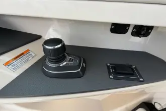 Thumbnail von Boston Whaler 320 Vantage