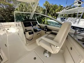 Thumbnail von Boston Whaler 320 Vantage