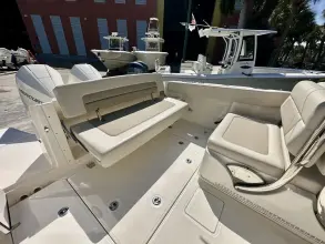 Thumbnail von Boston Whaler 320 Vantage