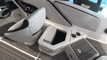 Thumbnail von Sea Ray SPX 210 Outboard