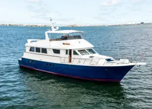 Hatteras 72 Cockpit Motor Yacht