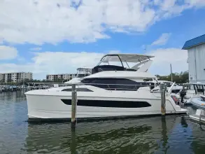 Thumbnail von Aquila 44 Yacht