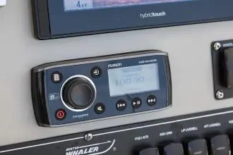 Thumbnail von Boston Whaler 230 Outrage