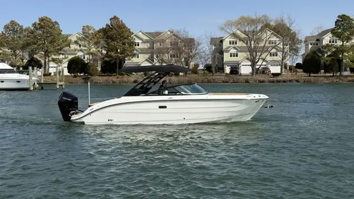 Sea Ray SDX 270 Outboard