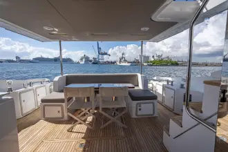 Thumbnail von Azimut 66