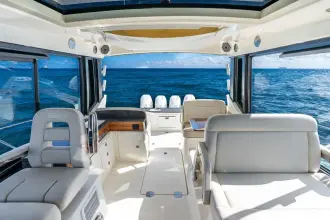 Thumbnail von Boston Whaler 405 Conquest True Companion