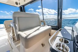 Thumbnail von Boston Whaler 405 Conquest True Companion