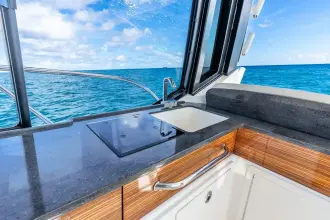 Thumbnail von Boston Whaler 405 Conquest True Companion