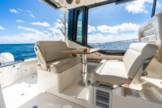 Thumbnail von Boston Whaler 405 Conquest True Companion