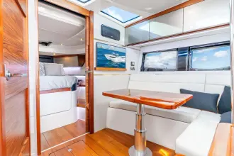 Thumbnail von Boston Whaler 405 Conquest True Companion