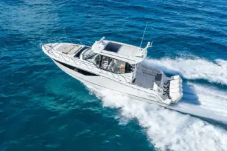 Thumbnail von Boston Whaler 405 Conquest True Companion