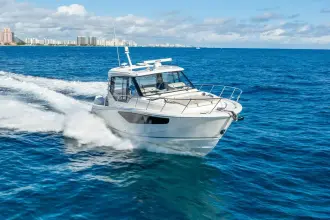 Thumbnail von Boston Whaler 405 Conquest True Companion