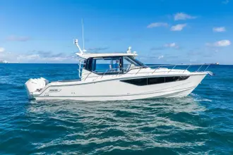 Thumbnail von Boston Whaler 405 Conquest True Companion