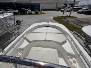 Thumbnail von Boston Whaler 170 Montauk