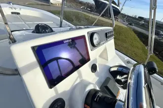 Thumbnail von Boston Whaler 170 Montauk