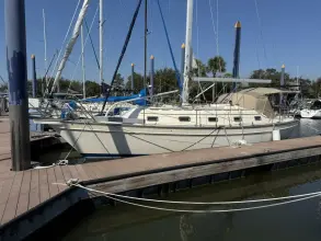 Island Packet 380 Amara