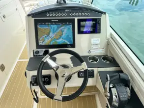 Thumbnail von Boston Whaler 320 Vantage