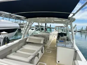 Thumbnail von Boston Whaler 320 Vantage