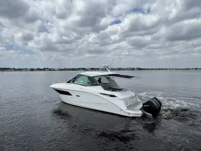 Sea Ray 320 Sundancer Outboard