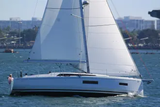 Thumbnail von Beneteau Oceanis 37.1