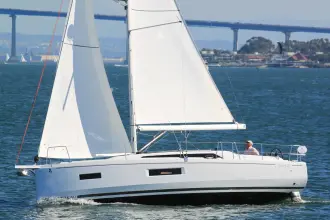 Thumbnail von Beneteau Oceanis 37.1