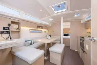 Thumbnail von Beneteau Oceanis 37.1