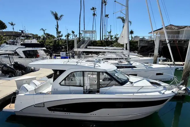 Beneteau Antares 9