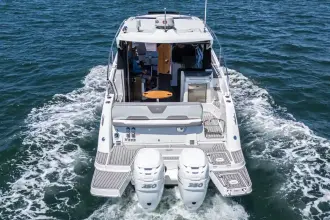 Thumbnail von Four Winns Vista 355 Coupe OB
