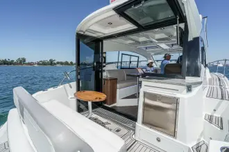 Thumbnail von Four Winns Vista 355 Coupe OB