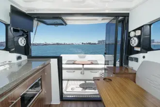 Thumbnail von Four Winns Vista 355 Coupe OB