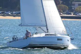 Beneteau Oceanis 37.1