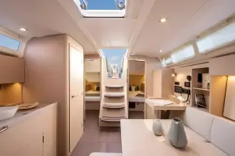 Thumbnail von Beneteau Oceanis 37.1