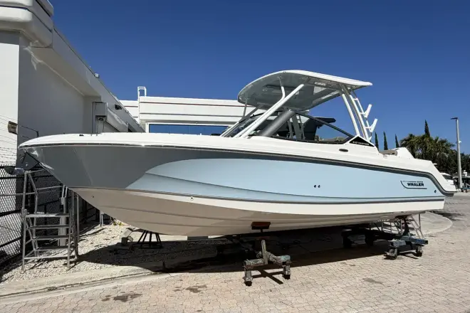 Boston Whaler 240 Vantage