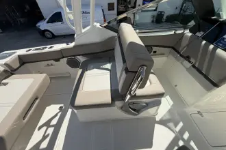 Thumbnail von Boston Whaler 240 Vantage