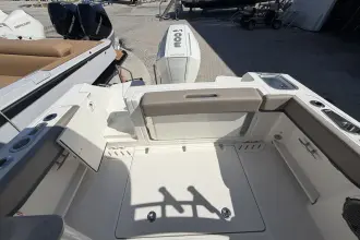 Thumbnail von Boston Whaler 240 Vantage
