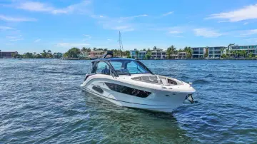 Sea Ray 370 Sundancer Outboard