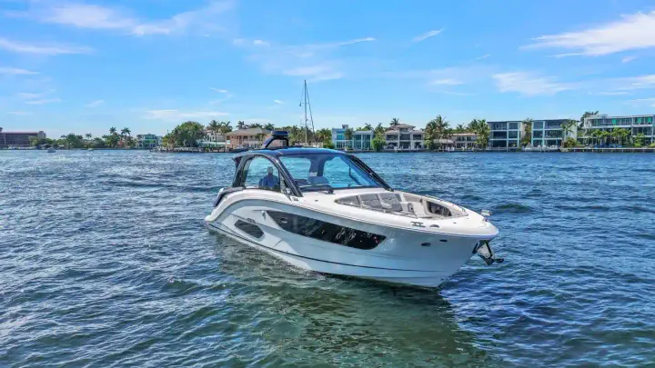 Sea Ray 370 Sundancer Outboard