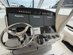 Thumbnail von Boston Whaler 420 Outrage