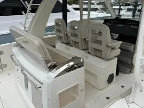 Thumbnail von Boston Whaler 420 Outrage