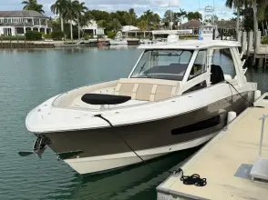 Thumbnail von Boston Whaler 420 Outrage