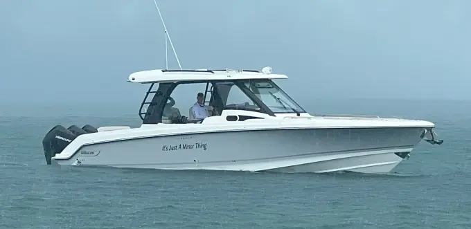 Boston Whaler 350 Realm