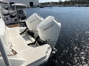 Thumbnail von Sea Ray 320 Sundancer Dıştan Takma Motor