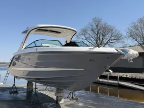 Sea Ray SLX 310 Outboard