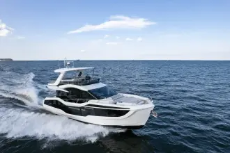 Thumbnail von Galeon 560 FLY