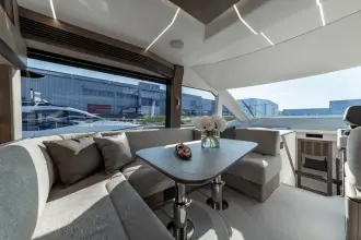Thumbnail von Galeon 560 FLY
