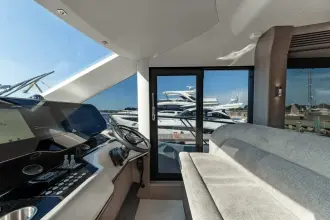 Thumbnail von Galeon 560 FLY