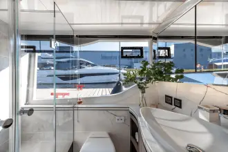 Thumbnail von Galeon 560 FLY