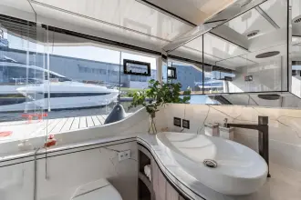 Thumbnail von Galeon 560 FLY